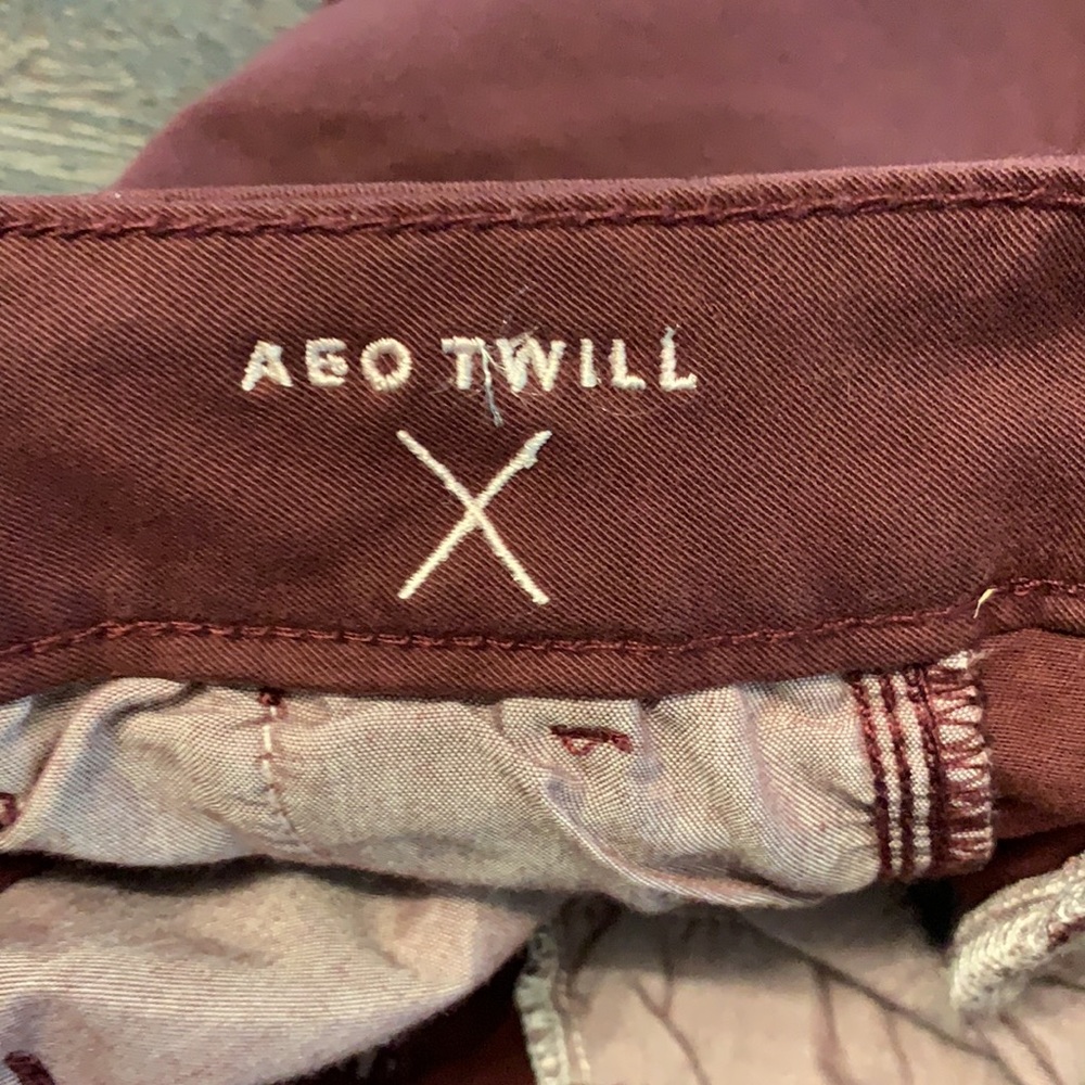 AEO Twill Midi Burgundy Stretch Shorts - Picture 6 of 6
